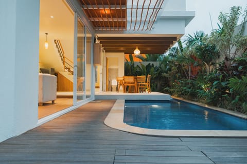 Private pool