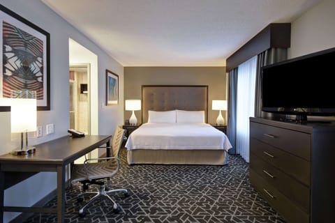 Studio Suite, 1 King Bed, Non Smoking | Hypo-allergenic bedding, down comforters, Select Comfort beds