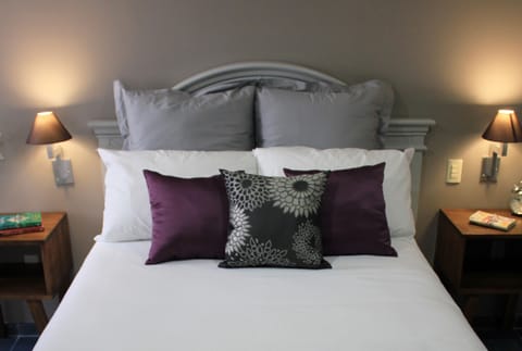 Deluxe Room | Premium bedding, down comforters, in-room safe, individually decorated