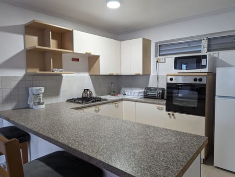 Superior Apartment | Private kitchenette | Fridge, microwave, stovetop, toaster