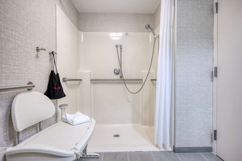 Room, Accessible, Non Smoking | Bathroom shower