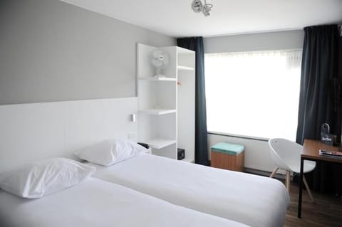 Twin Room, 2 Twin Beds, Balcony | In-room safe, desk, laptop workspace, free WiFi