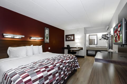 Superior Room, 1 King Bed (Smoke Free) | In-room safe, desk, blackout drapes, free WiFi