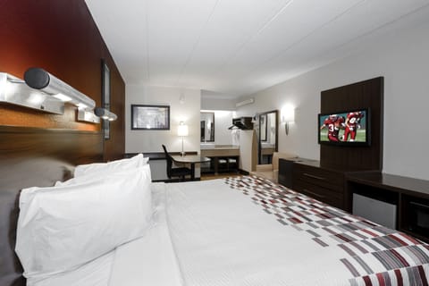 Superior Room, 1 King Bed (Smoke Free) | In-room safe, desk, blackout drapes, free WiFi