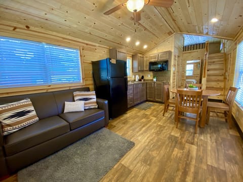 Deluxe Cabin, River View | Premium bedding, blackout drapes, soundproofing, free WiFi