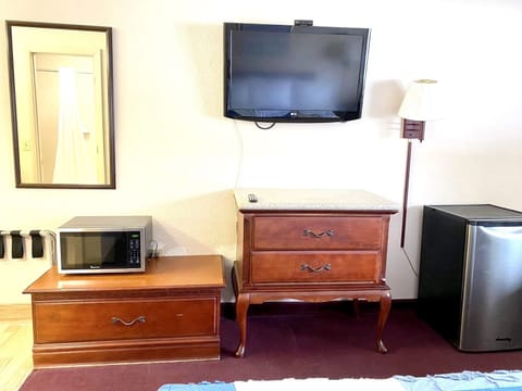 Desk, blackout drapes, iron/ironing board, free WiFi