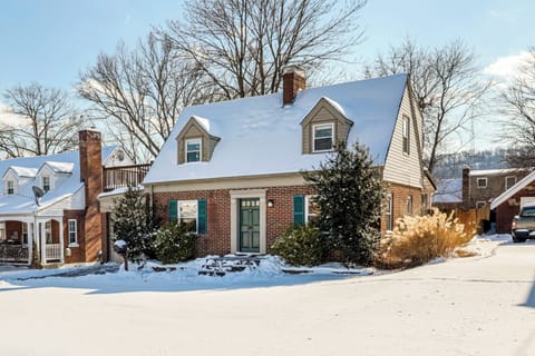 Covington Vacation Rental | 2BR | 2BA | 1,100 Sq Ft