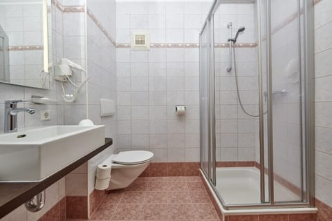 Double Room | Bathroom | Shower, hair dryer, towels, soap
