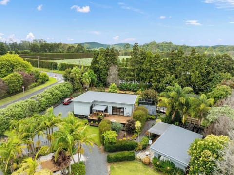 Birds Eye view of entire property including the main dwelling & bungalow.
