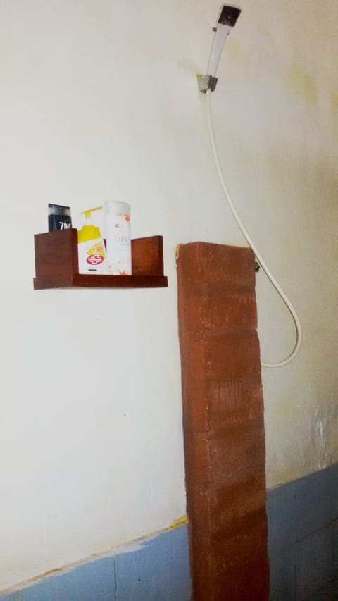 Standard Room with Fan | Bathroom | Free toiletries, towels