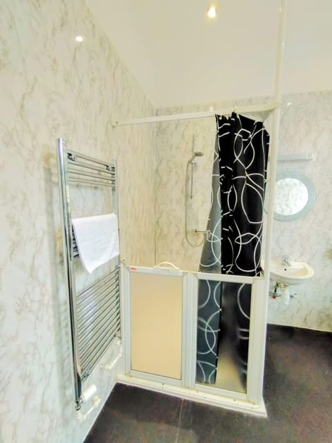 Standard Double Room | Bathroom | Free toiletries, hair dryer, towels, soap