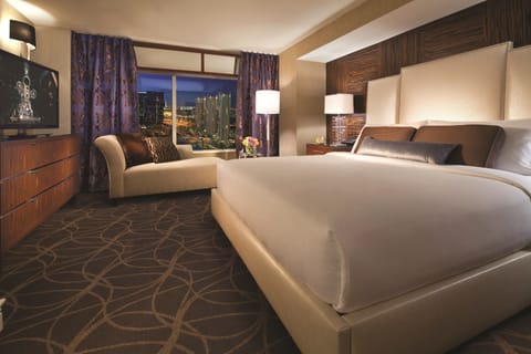 Grand Suite, City View | Premium bedding, in-room safe, laptop workspace, blackout drapes