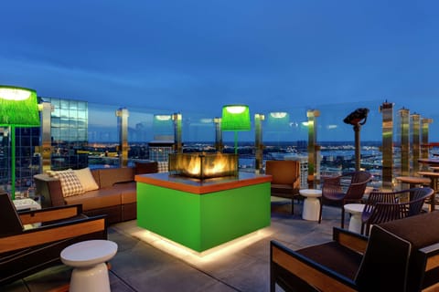 3 bars/lounges, rooftop bar