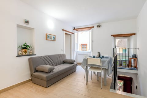 Apartment | Living area