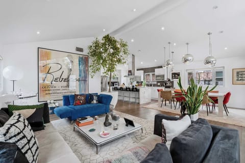 Living Room | Modern Seating & Large Windows