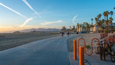 Beach nearby, sun loungers, beach umbrellas, beach towels