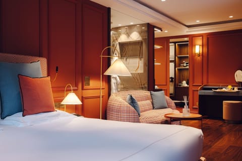 Junior Suite | Premium bedding, down comforters, minibar, in-room safe