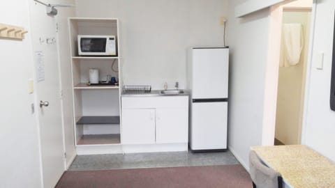 Suite, 1 Bedroom, Kitchenette, Corner | Private kitchenette