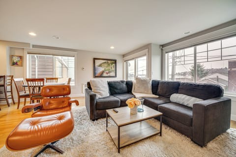 Apartment (3 Bedrooms) | Front of property