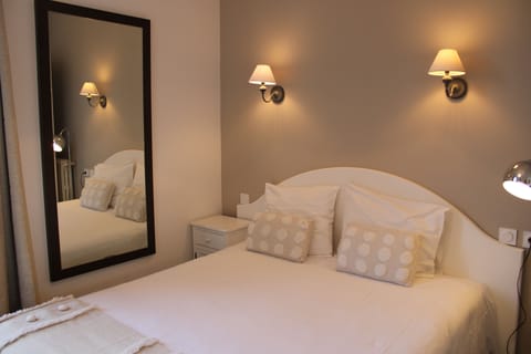 Superior Room, Sea View | Egyptian cotton sheets, premium bedding, pillowtop beds, desk