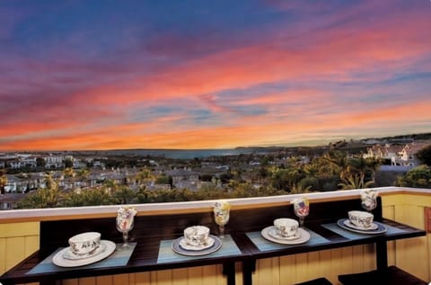 Dine Al fresco-Sunset dinners on your private balcony with panoramic perfection