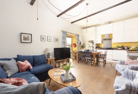 Welcome to 12 Merchants Quarter, situated just a 5-minute walk from Charlestown Harbour