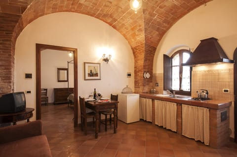 Apartment, 1 Bedroom (4 pax) | Free cribs/infant beds, free WiFi, bed sheets