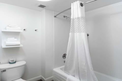 Suite, 2 Double Beds, Kitchen | Bathroom | Free toiletries, hair dryer, towels