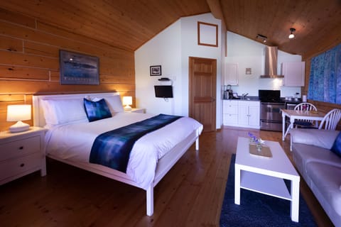 Premium Cabin, 2 Twin Beds, Ensuite, Garden Area | Premium bedding, memory foam beds, individually decorated