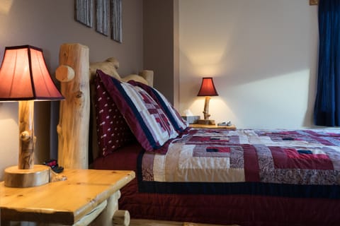 4. Mt. Harvard Room | Premium bedding, free WiFi, bed sheets