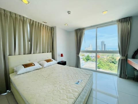 Deluxe One Bedroom Apartment  | 1 bedroom, free WiFi, bed sheets