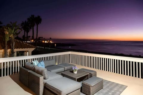 Enjoy the most peaceful sunset on the outdoor deck at the famous Sunset Cliffs in Ocean Beach San Diego.