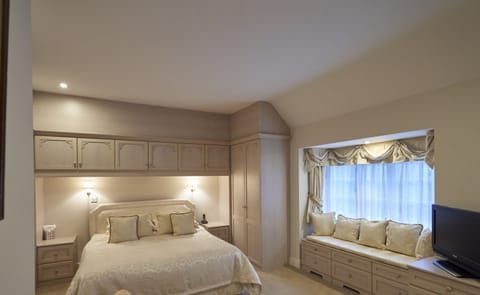 The Ashby Suite | 1 bedroom, individually decorated, individually furnished, desk