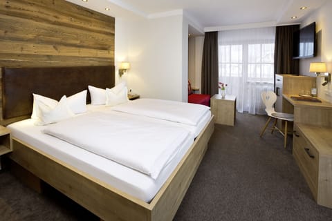 Double Room, 1 Double Bed | Hypo-allergenic bedding, desk, iron/ironing board, free WiFi