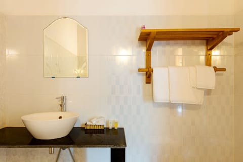 Bungalow, Sea View | Bathroom | Shower, free toiletries, hair dryer, bathrobes