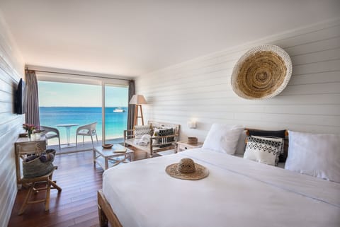 Comfort Double Room, 1 King Bed, Terrace, Ocean View | Premium bedding, minibar, in-room safe, soundproofing