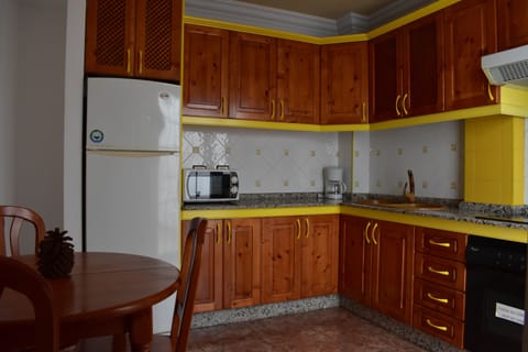 Apartment, 1 Bedroom | Private kitchen | Fridge, microwave