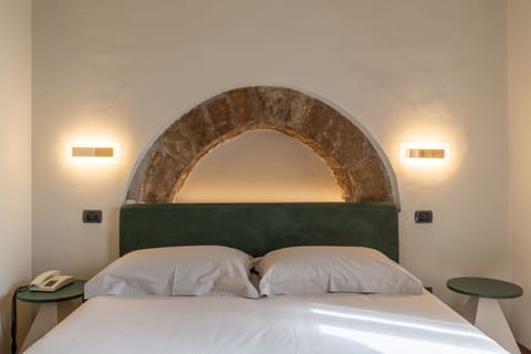 Superior Room, City View | Down comforters, minibar, in-room safe, desk