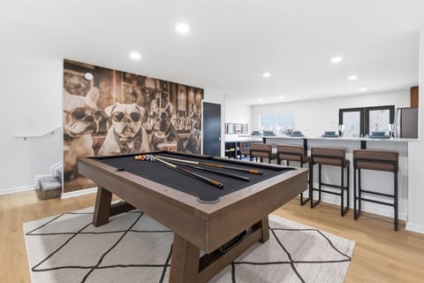 Game room with Pool Table