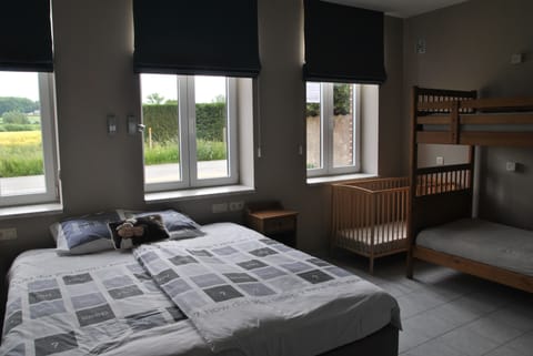 Family Room, Accessible | Desk, soundproofing, cribs/infant beds, free WiFi