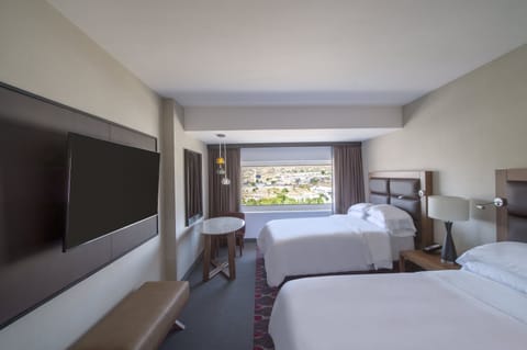 Deluxe Double Room | Down comforters, pillowtop beds, minibar, in-room safe