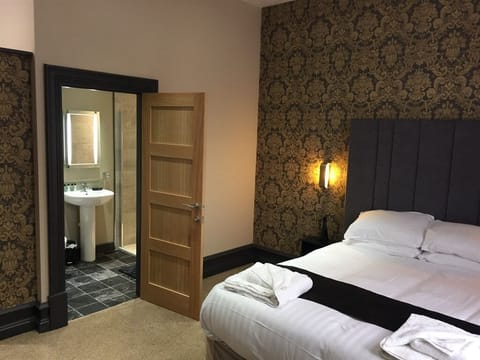 Comfort Double Room, Ensuite (Ground Floor Room)