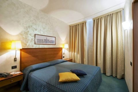 Standard Double Room, 1 Bedroom | Premium bedding, minibar, desk, blackout drapes