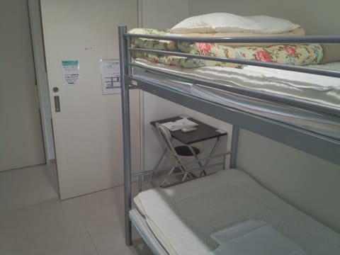 Private Room( 2 bunk bed )  | Free WiFi, bed sheets