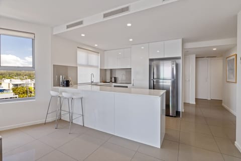 2.5 Bedroom Ocean View Apartment | Private kitchen | Full-size fridge, microwave, stovetop, dishwasher