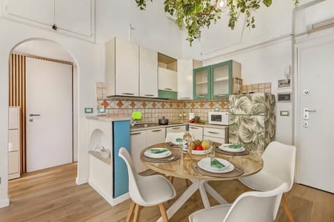 Standard Apartment, Multiple Bedrooms (EA Blue Marin Apartment) | Private kitchen | Fridge, microwave, oven, stovetop