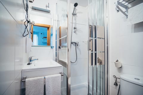 Double or Twin Room | Bathroom | Shower, free toiletries, hair dryer, towels