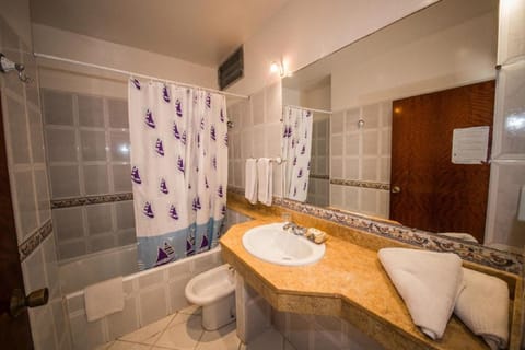 Standard Room | Bathroom | Hair dryer, bathrobes, towels
