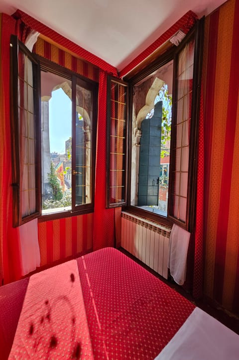 Superior Double or Twin Room, Garden View | Frette Italian sheets, premium bedding, in-room safe