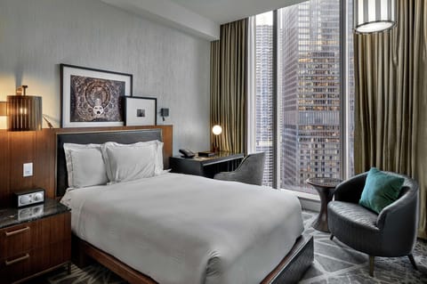 Room, 1 King Bed, River View | Frette Italian sheets, premium bedding, in-room safe, blackout drapes